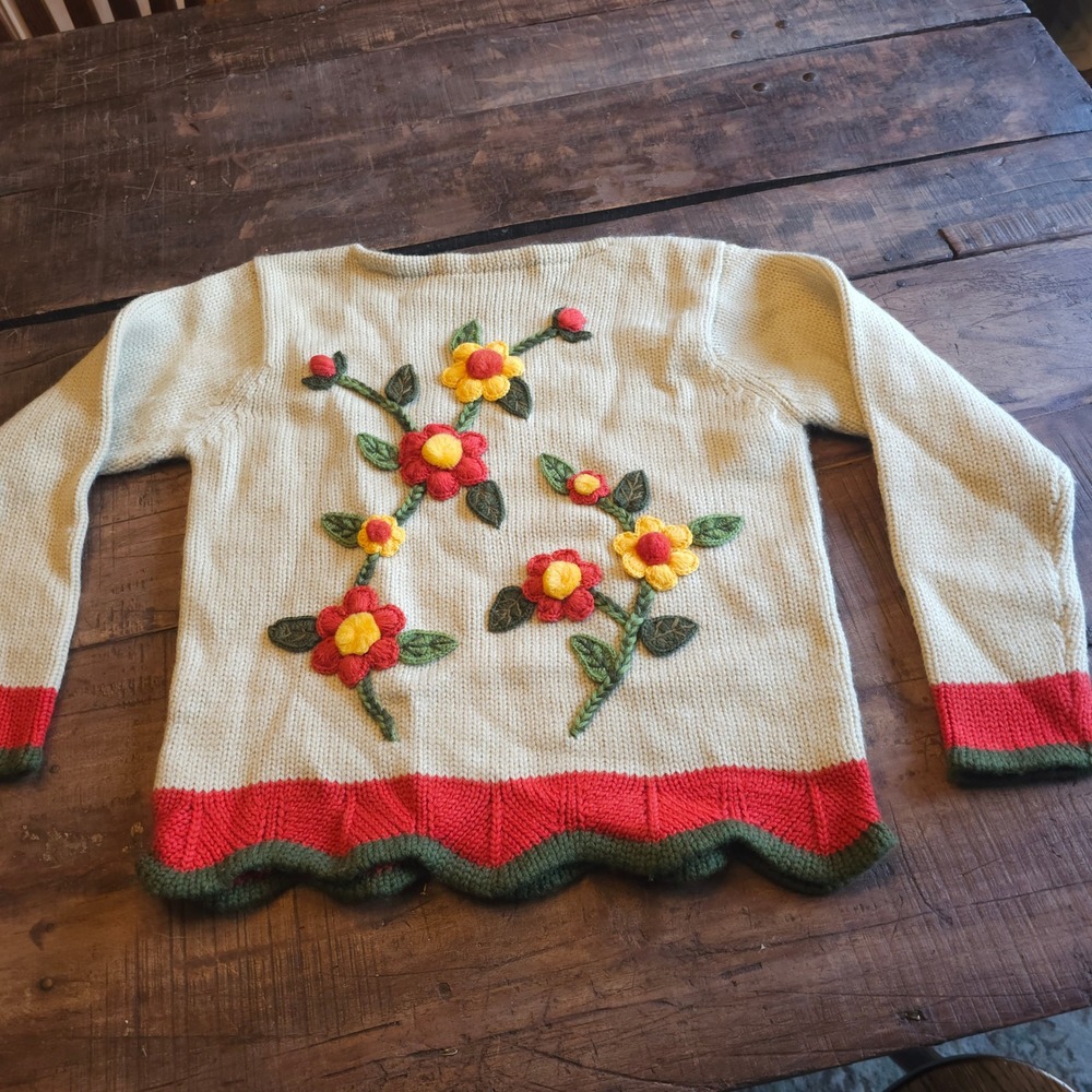 Vintage Tami Wool Sweater Floral Embroidery Scalloped Hem Cream Red 1970s Autumn